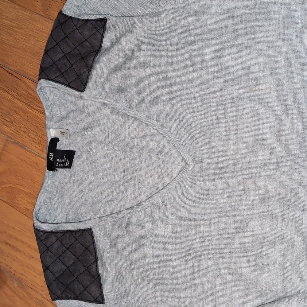Grey Top - Picture 4 of 6